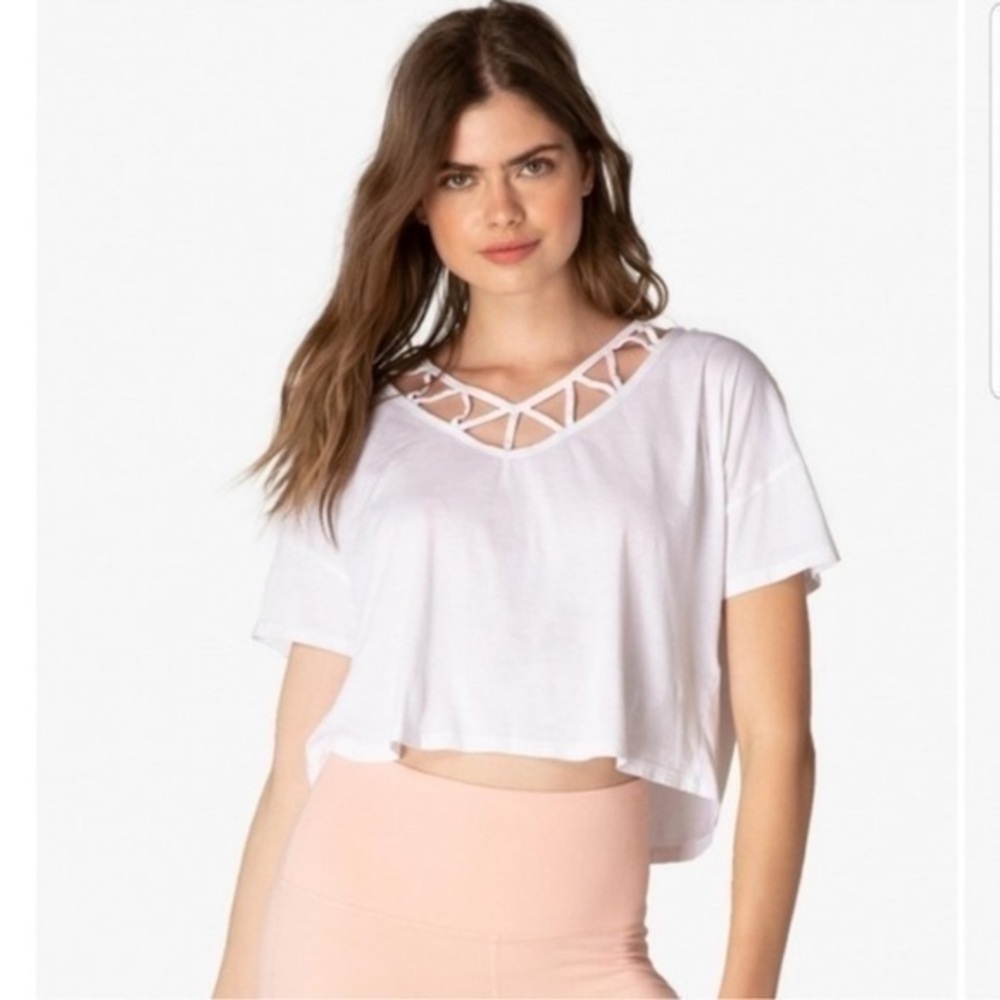 Beyond Yoga White To The Point Lattice Neck Short Sleeve crop Tee M